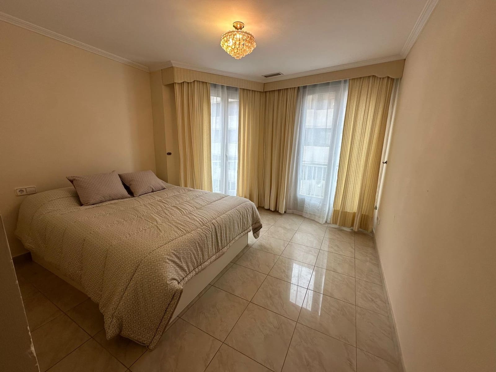 3 makuuhuone Asunto vuokrattavana paikassa Elche / Elx - 1 000 € (Ref: 9752177)