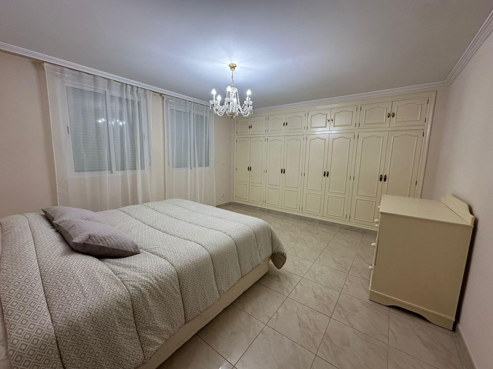 3 makuuhuone Asunto vuokrattavana paikassa Elche / Elx - 1 000 € (Ref: 9752177)