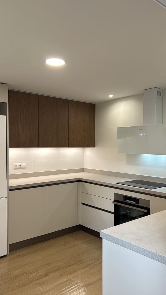 4 slaapkamer Appartement te huur in Elche / Elx - € 385 (Ref: 9778304)