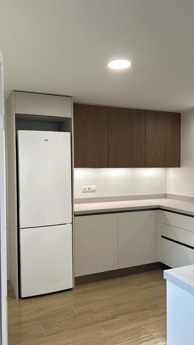 4 slaapkamer Appartement te huur in Elche / Elx - € 385 (Ref: 9778304)