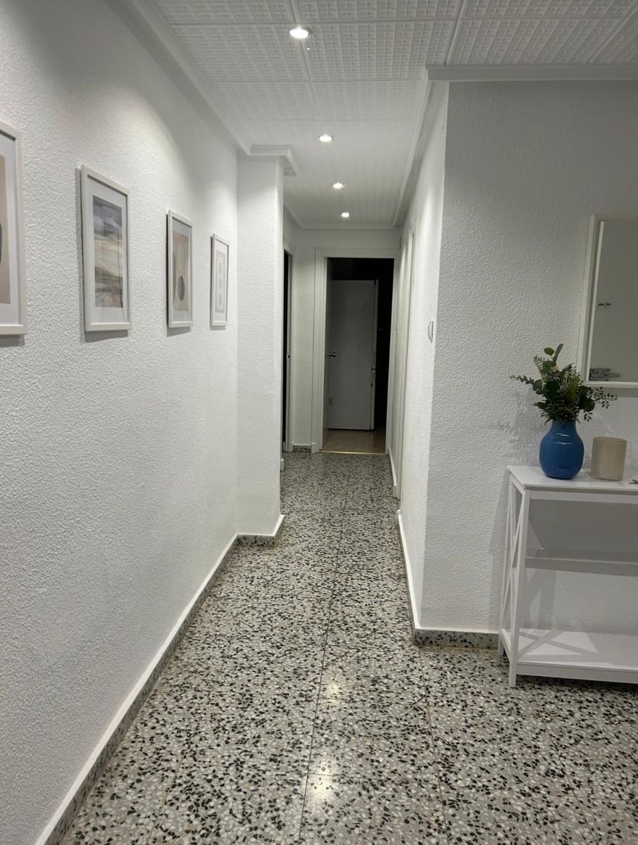 4 slaapkamer Appartement te huur in Elche / Elx - € 385 (Ref: 9778304)