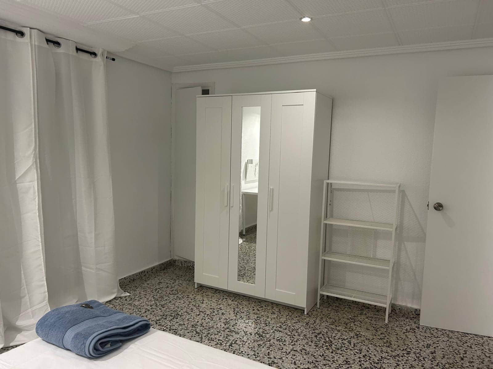 4 slaapkamer Appartement te huur in Elche / Elx - € 385 (Ref: 9778304)