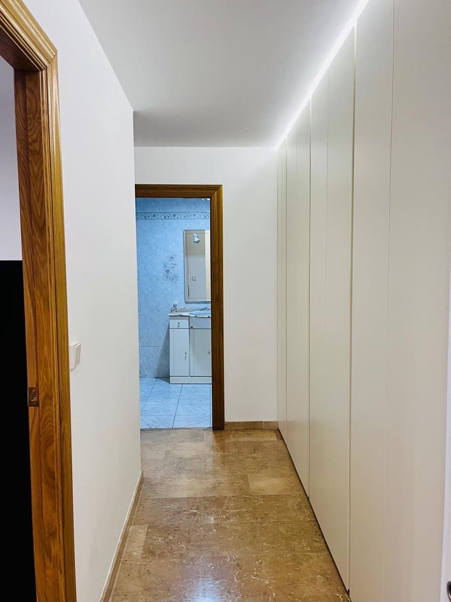 3 quarto Apartamento para arrendar em Elche / Elx - 900 € (Ref: 9785978)