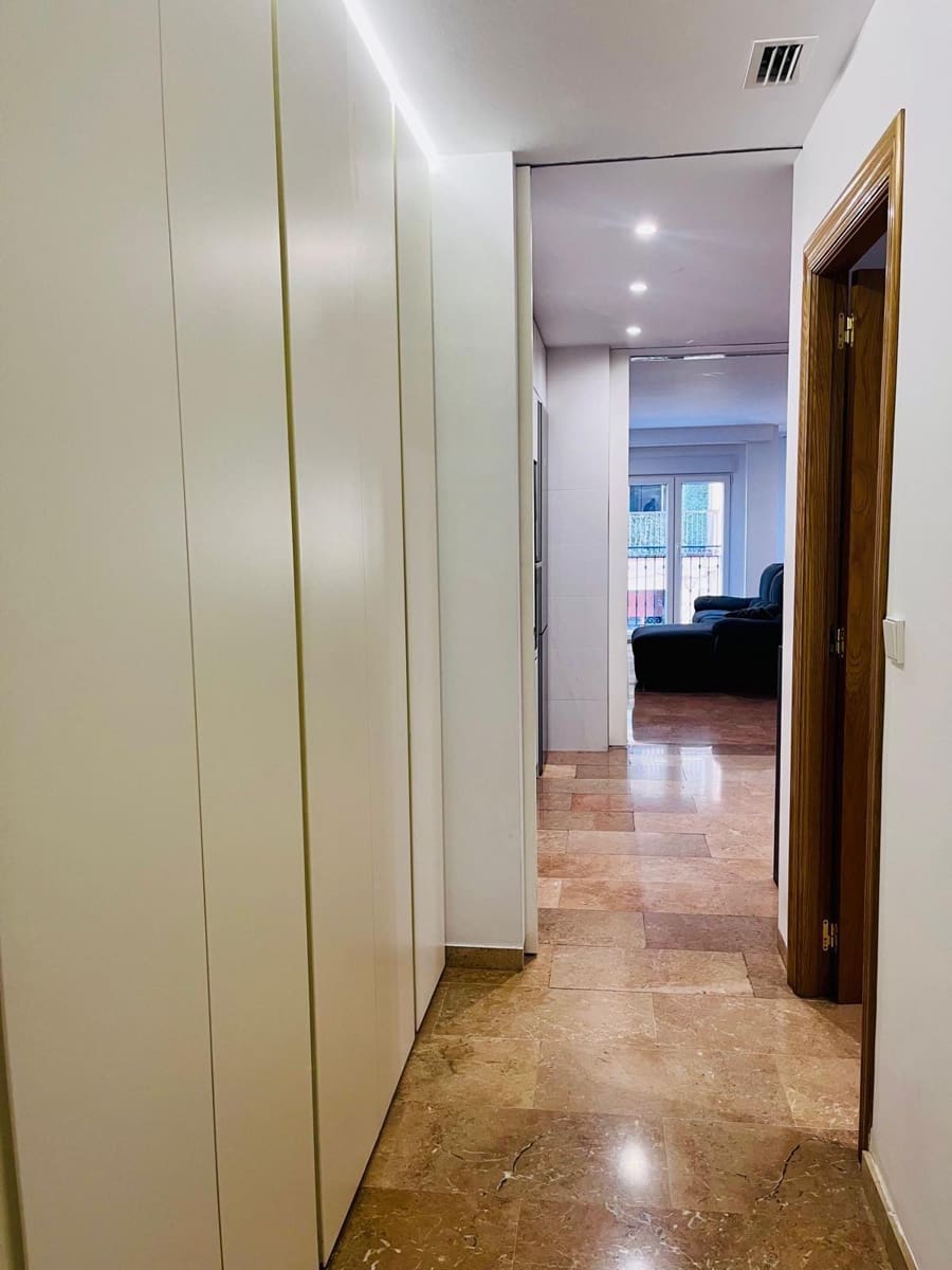 3 quarto Apartamento para arrendar em Elche / Elx - 900 € (Ref: 9785978)