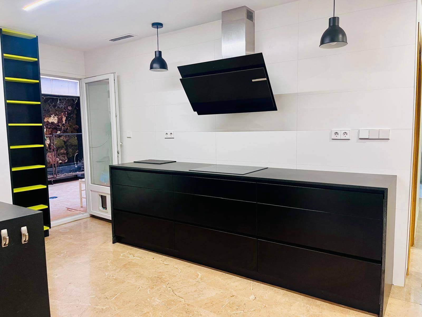 3 quarto Apartamento para arrendar em Elche / Elx - 900 € (Ref: 9785978)