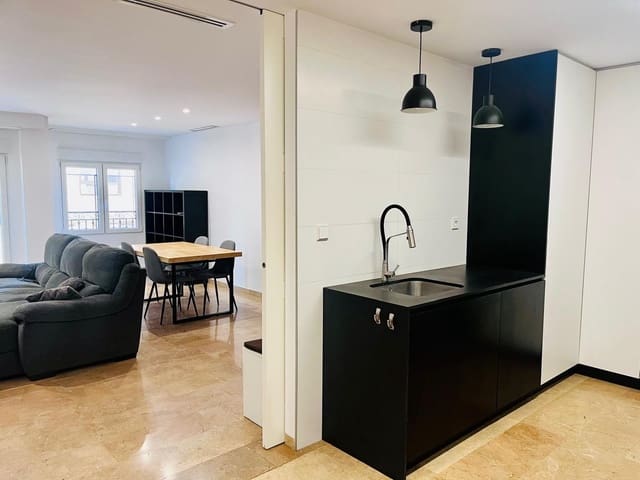 3 soveværelse Lejlighed til leje i Elche / Elx - € 900 (Ref: 9785978)