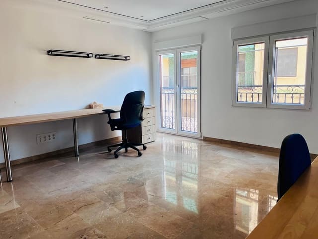 3 soveværelse Lejlighed til leje i Elche / Elx - € 900 (Ref: 9785978)