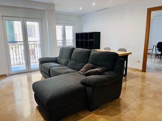 3 soveværelse Lejlighed til leje i Elche / Elx - € 900 (Ref: 9785978)