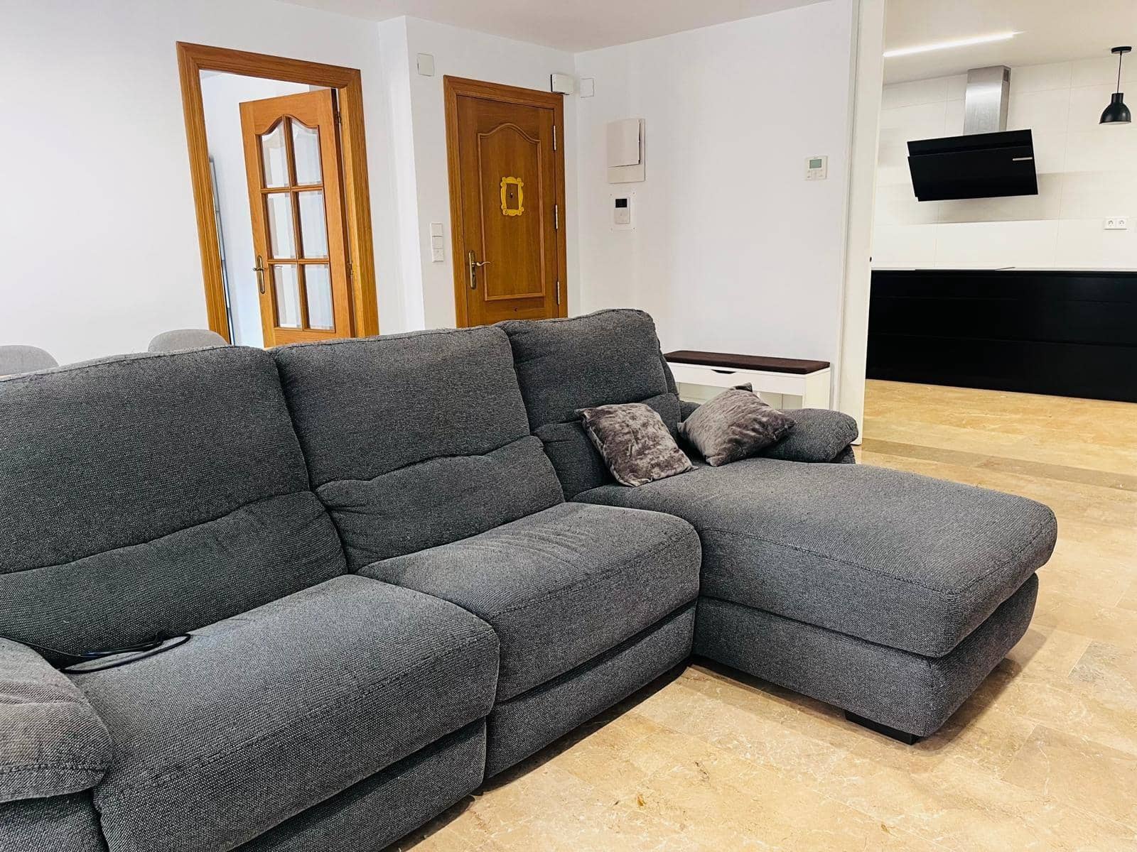 3 quarto Apartamento para arrendar em Elche / Elx - 900 € (Ref: 9785978)