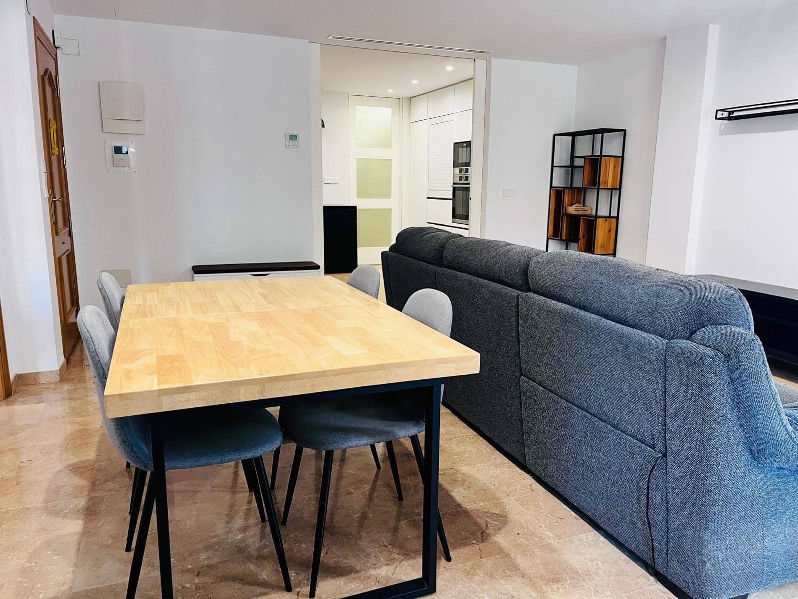 3 quarto Apartamento para arrendar em Elche / Elx - 900 € (Ref: 9785978)