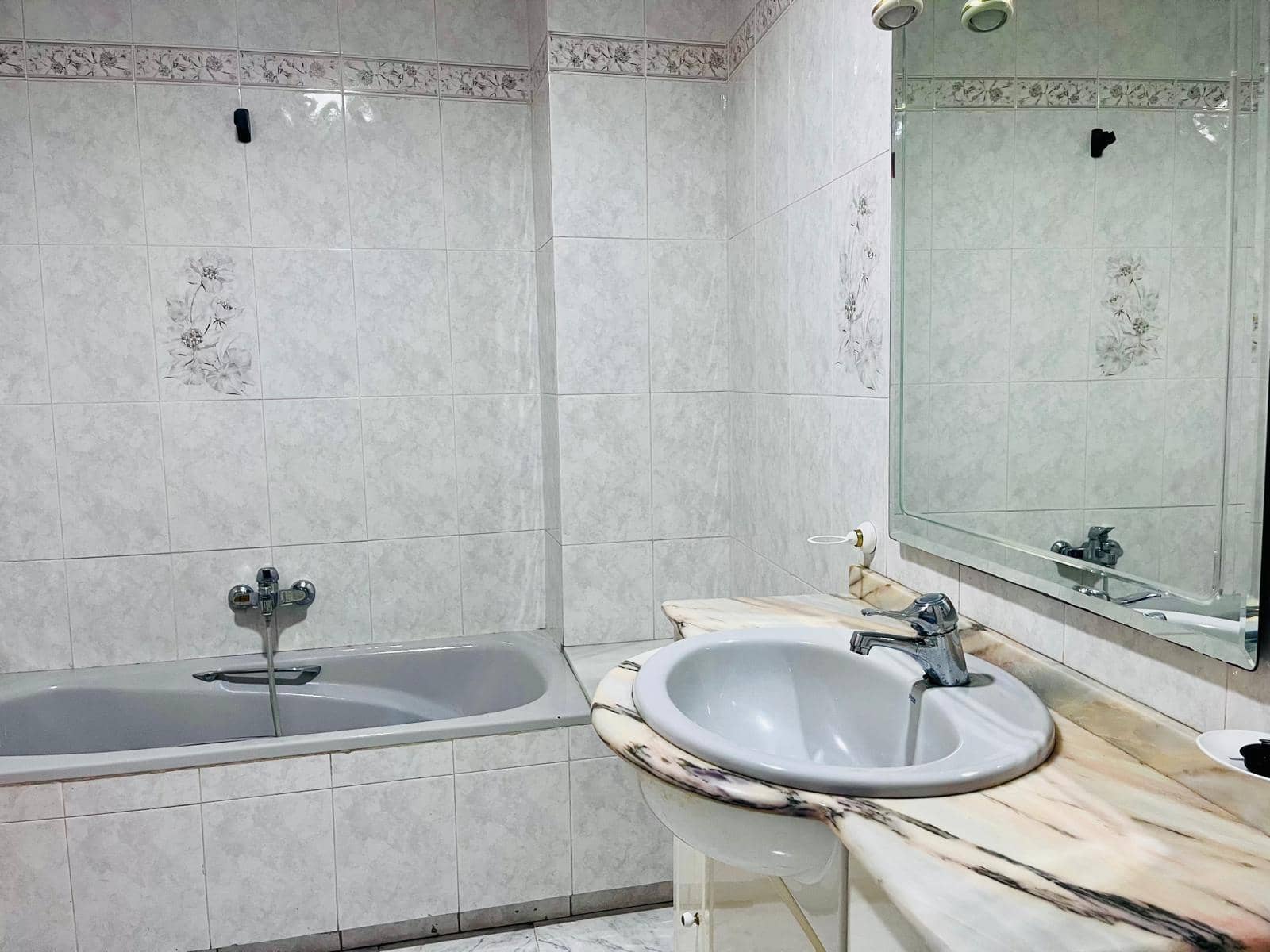 3 quarto Apartamento para arrendar em Elche / Elx - 900 € (Ref: 9785978)