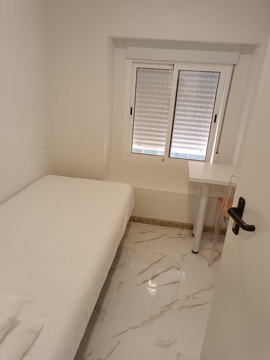 4 camera da letto Appartamento da affittare in Elche / Elx - 400 € (Rif: 9816009)