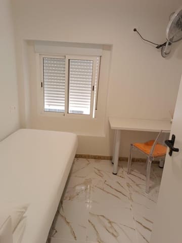 4 camera da letto Appartamento da affittare in Elche / Elx - 400 € (Rif: 9816009)