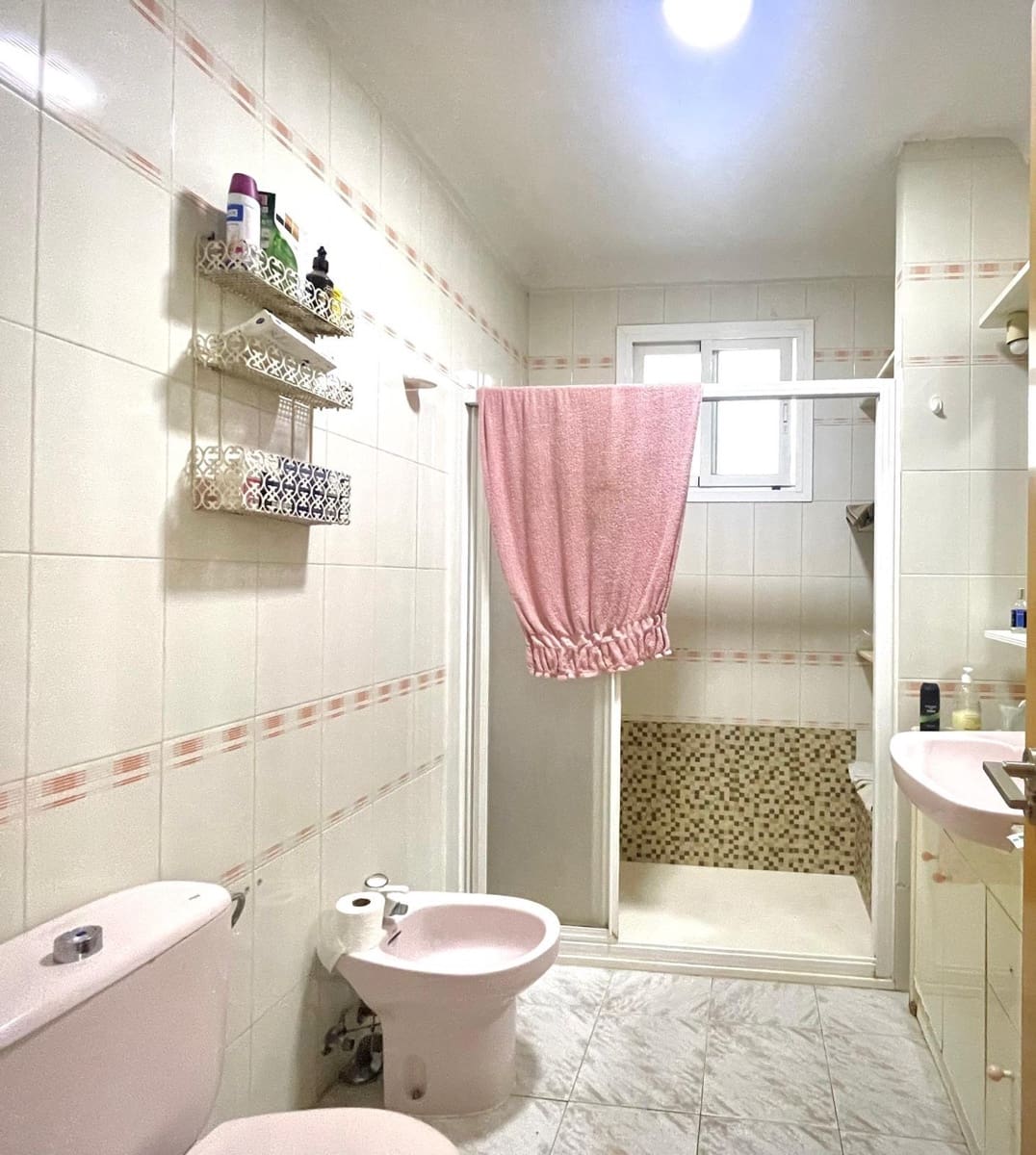 4 Zimmer Apartment zu vermieten in Elche / Elx - 300 € (Ref: 9839465)