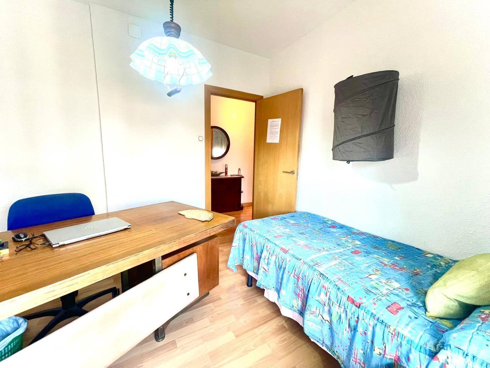 4 Zimmer Apartment zu vermieten in Elche / Elx - 300 € (Ref: 9839465)