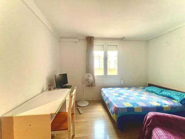 4 Zimmer Apartment zu vermieten in Elche / Elx - 300 € (Ref: 9839465)