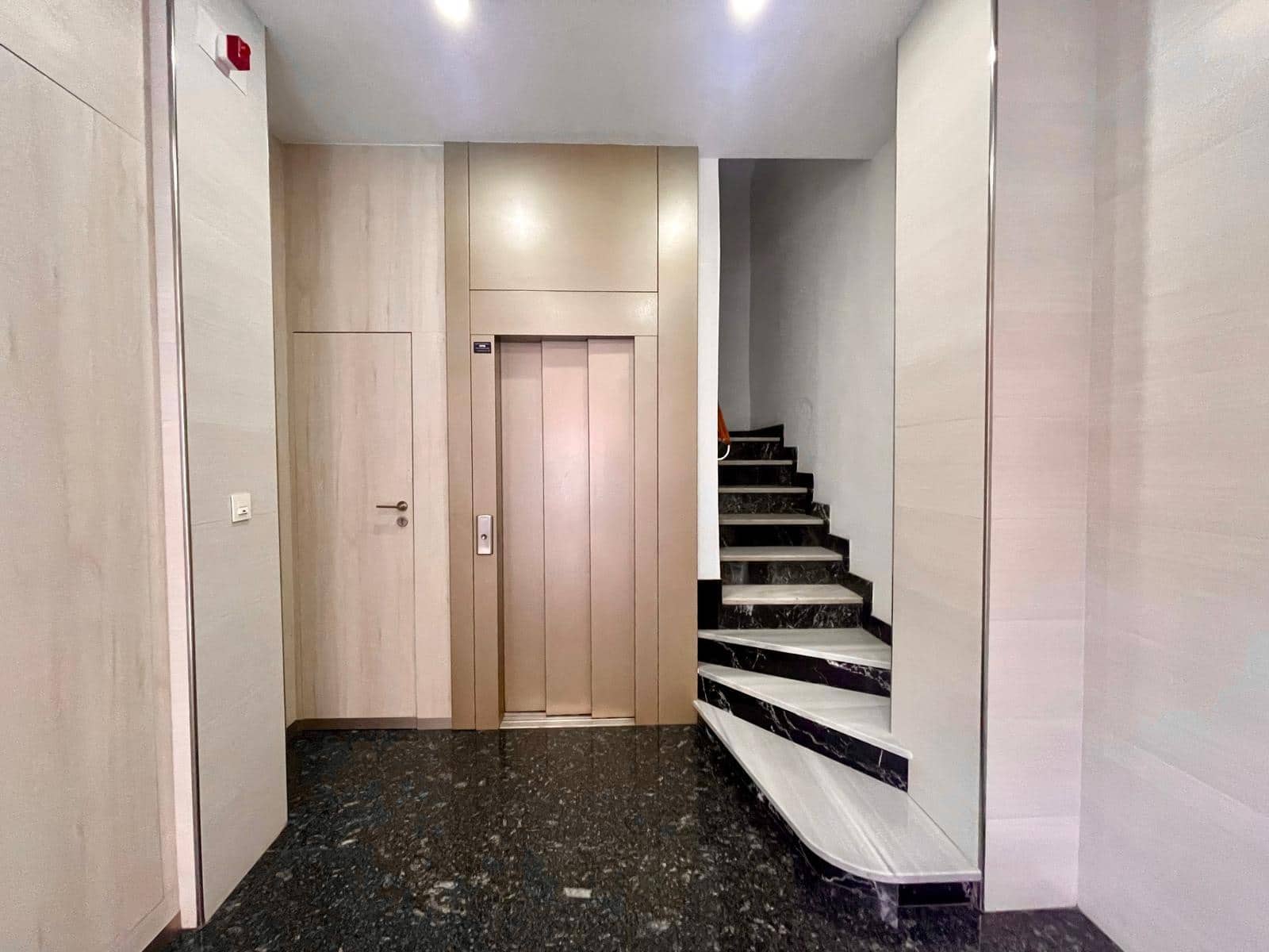 4 Zimmer Apartment zu vermieten in Elche / Elx - 300 € (Ref: 9839465)