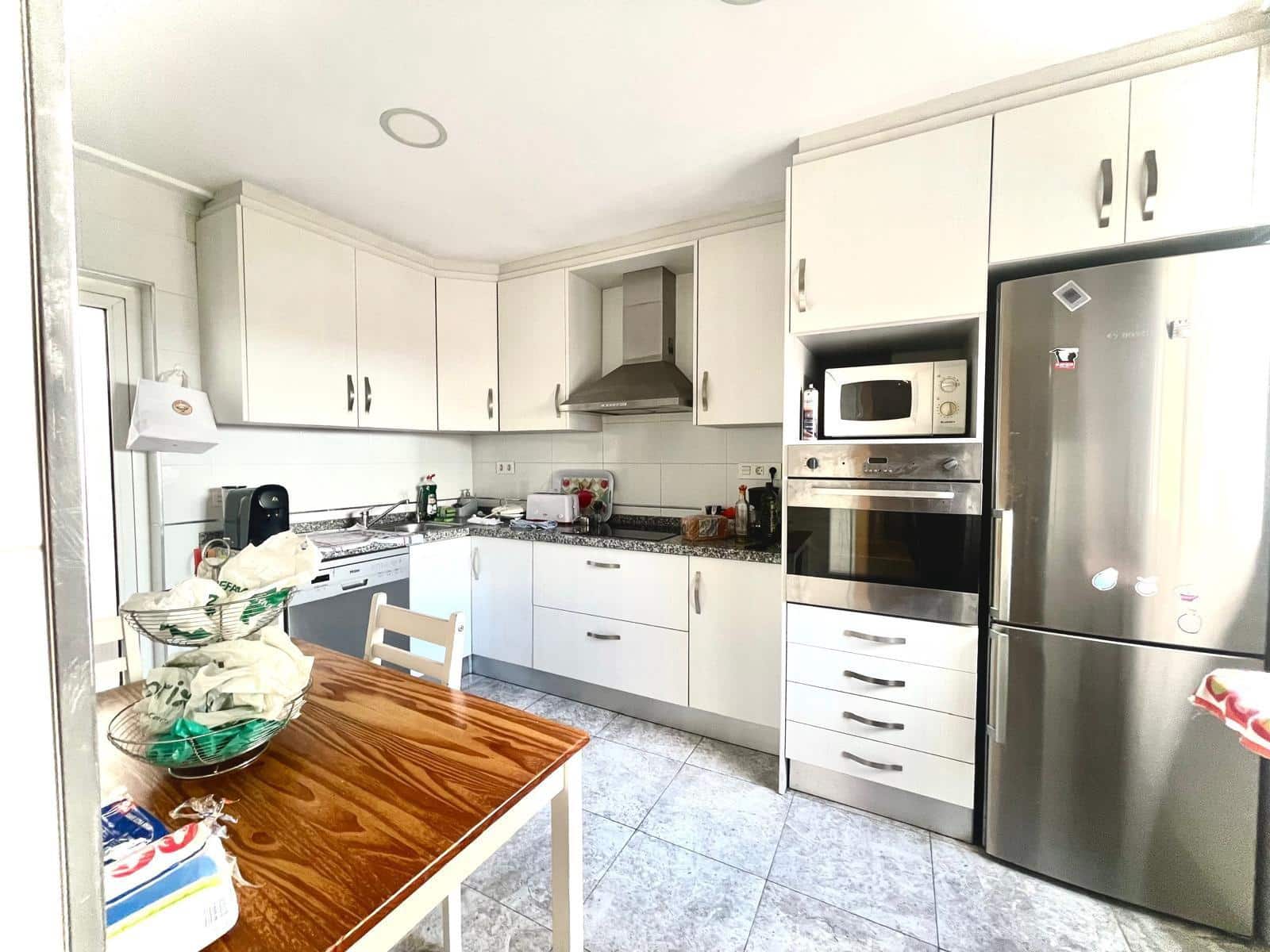 4 Zimmer Apartment zu vermieten in Elche / Elx - 300 € (Ref: 9839465)