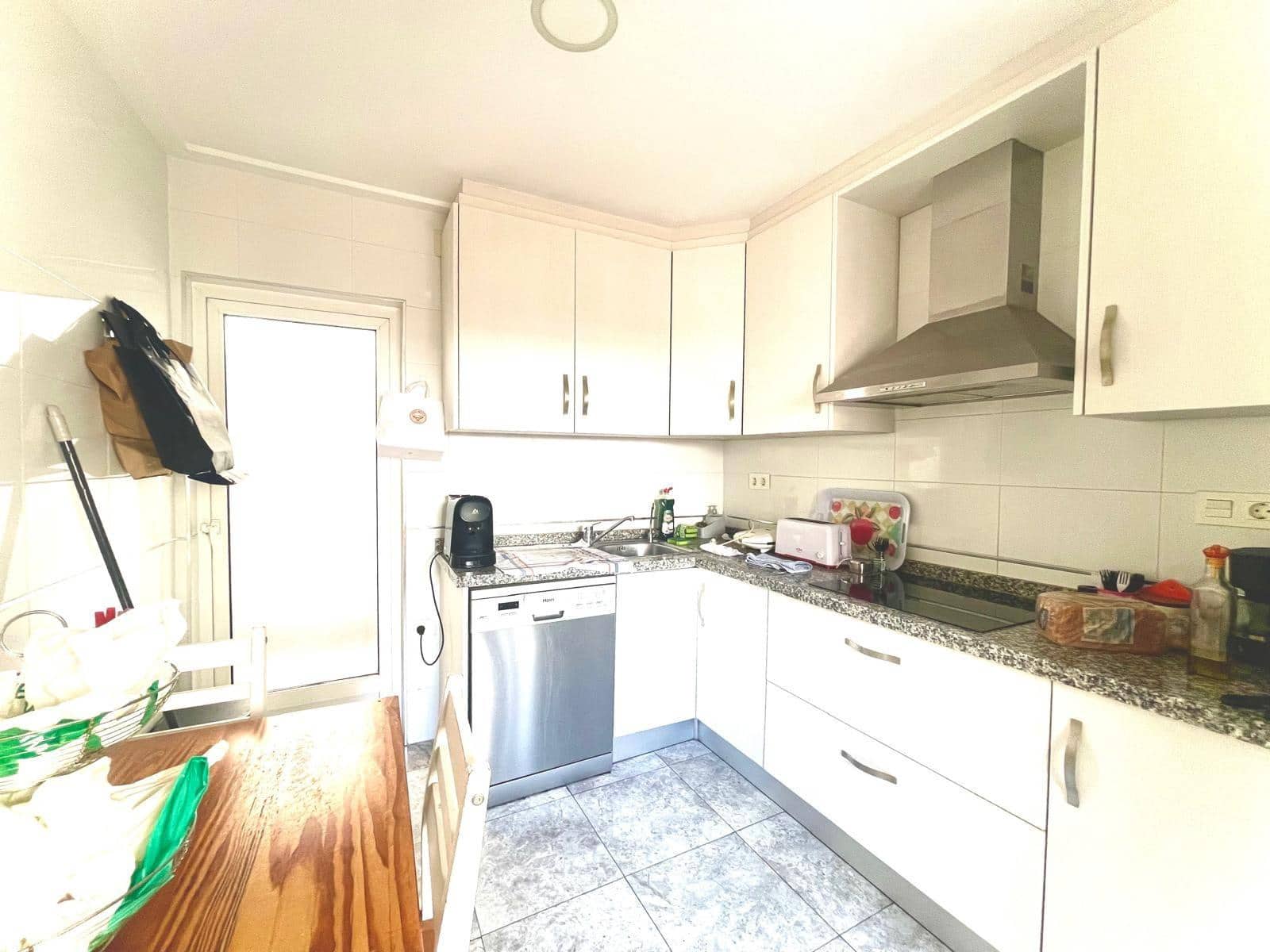 4 Zimmer Apartment zu vermieten in Elche / Elx - 300 € (Ref: 9839465)