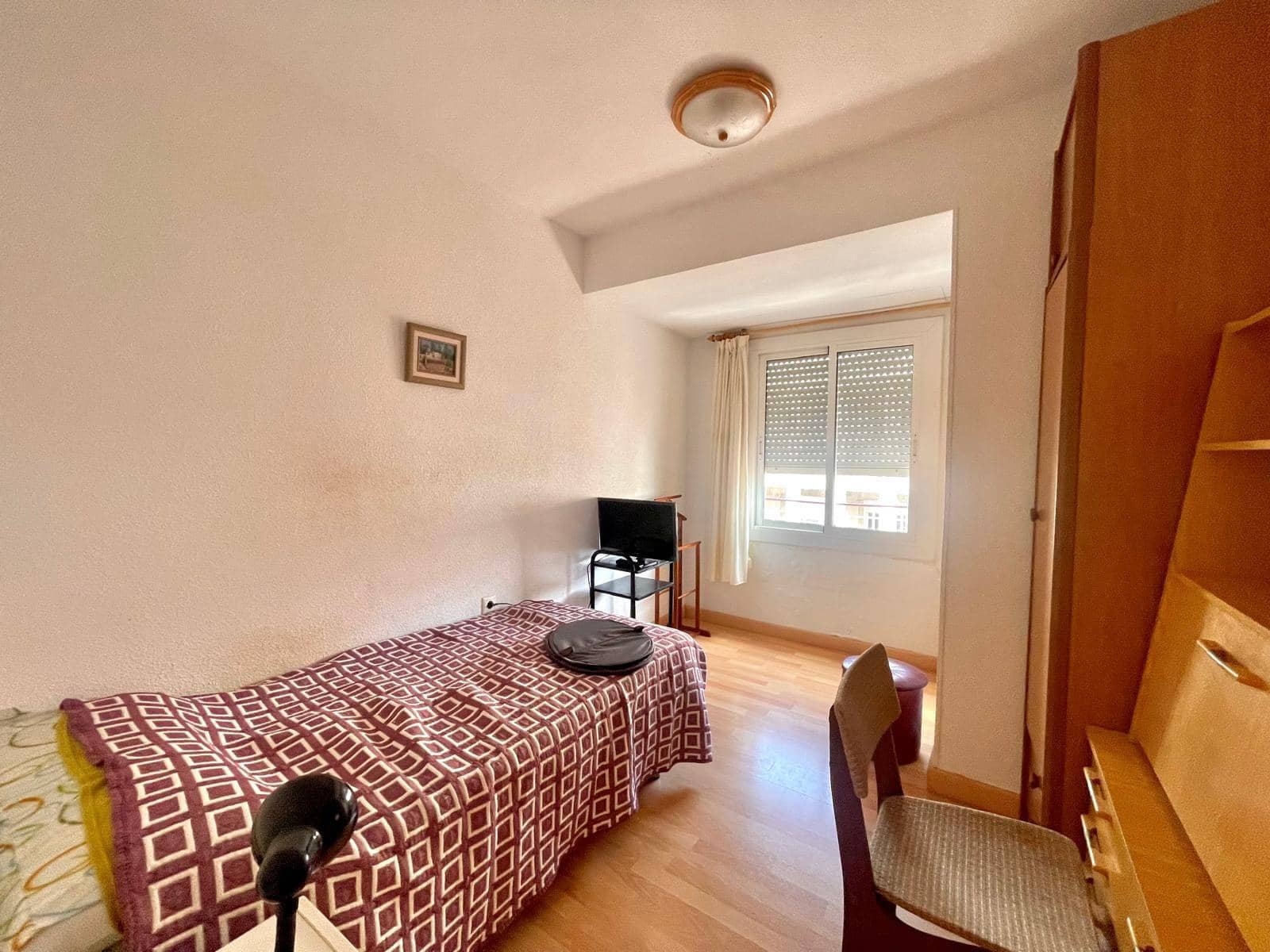 4 Zimmer Apartment zu vermieten in Elche / Elx - 300 € (Ref: 9839465)