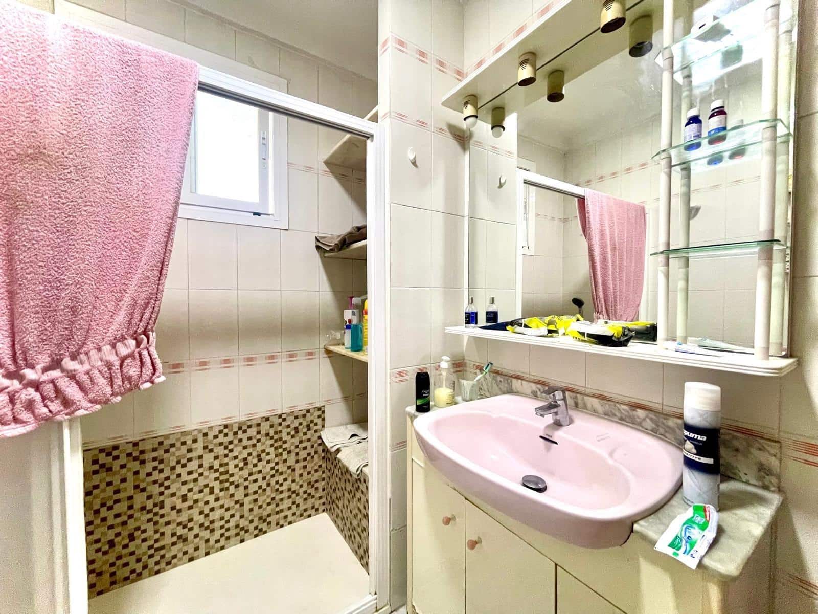 4 Zimmer Apartment zu vermieten in Elche / Elx - 300 € (Ref: 9839465)