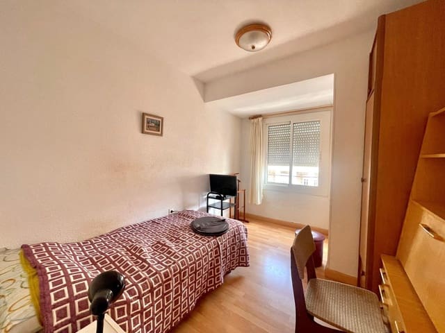 4 Zimmer Apartment zu vermieten in Elche / Elx - 300 € (Ref: 9839465)