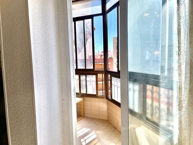 Piso de 3 habitaciones en Elche / Elx en venta con garaje - 195.000 € (Ref: 9843679)