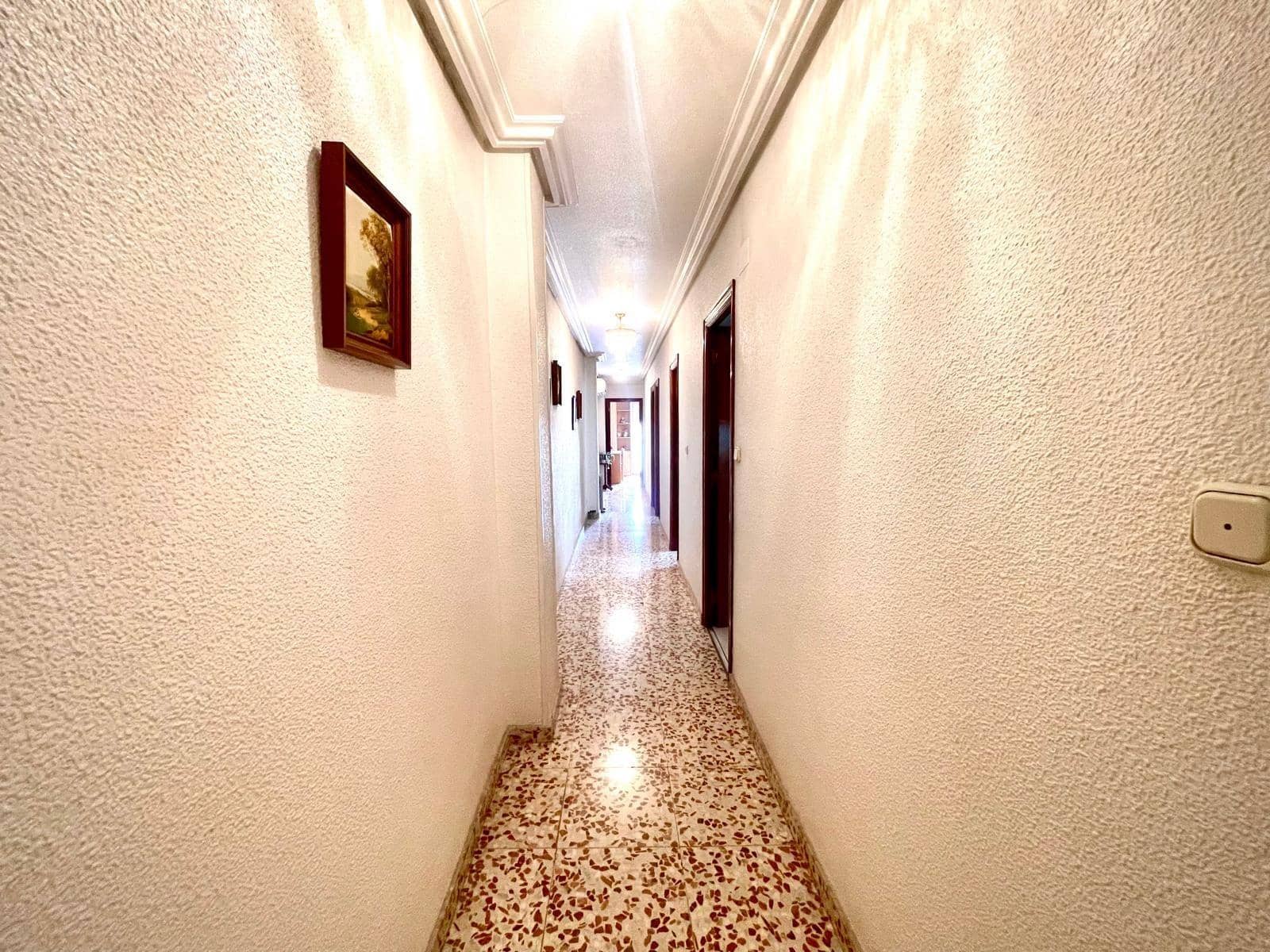 Piso de 3 habitaciones en Elche / Elx en venta con garaje - 195.000 € (Ref: 9843679)