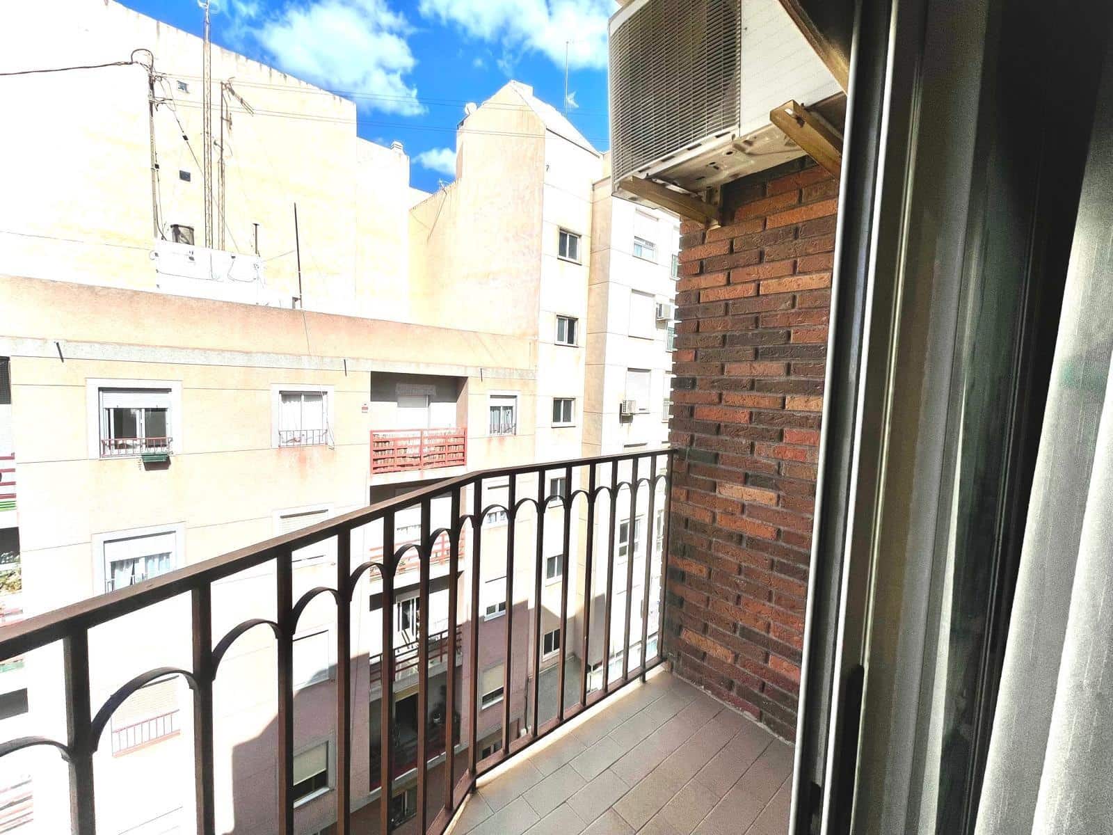 Piso de 3 habitaciones en Elche / Elx en venta con garaje - 195.000 € (Ref: 9843679)