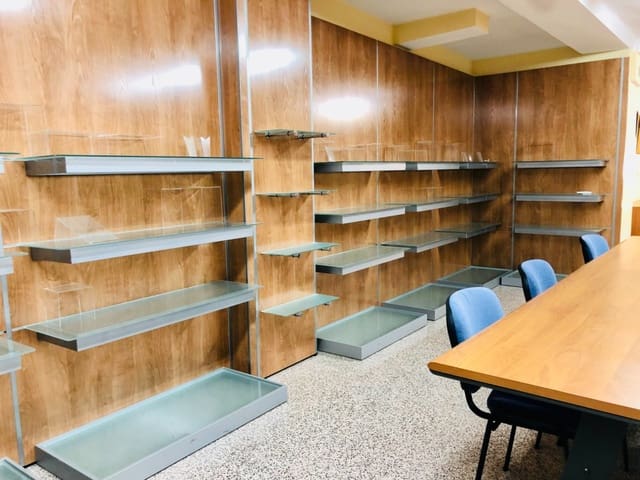Office for rent in Elche / Elx - € 400 (Ref: 9865363)
