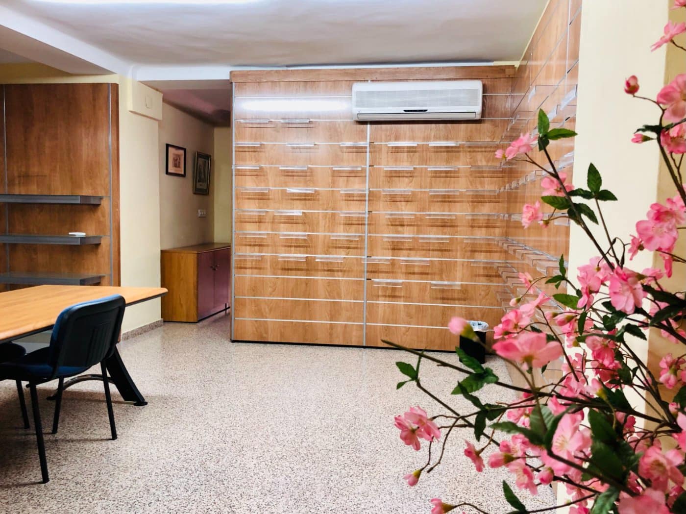 Office for rent in Elche / Elx - € 400 (Ref: 9865363)
