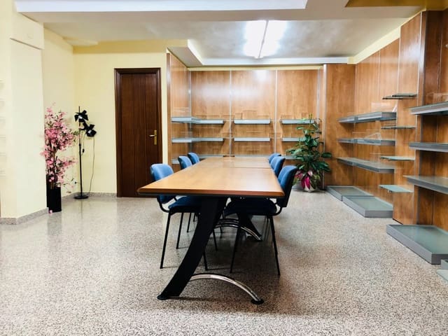 Office for rent in Elche / Elx - € 400 (Ref: 9865363)