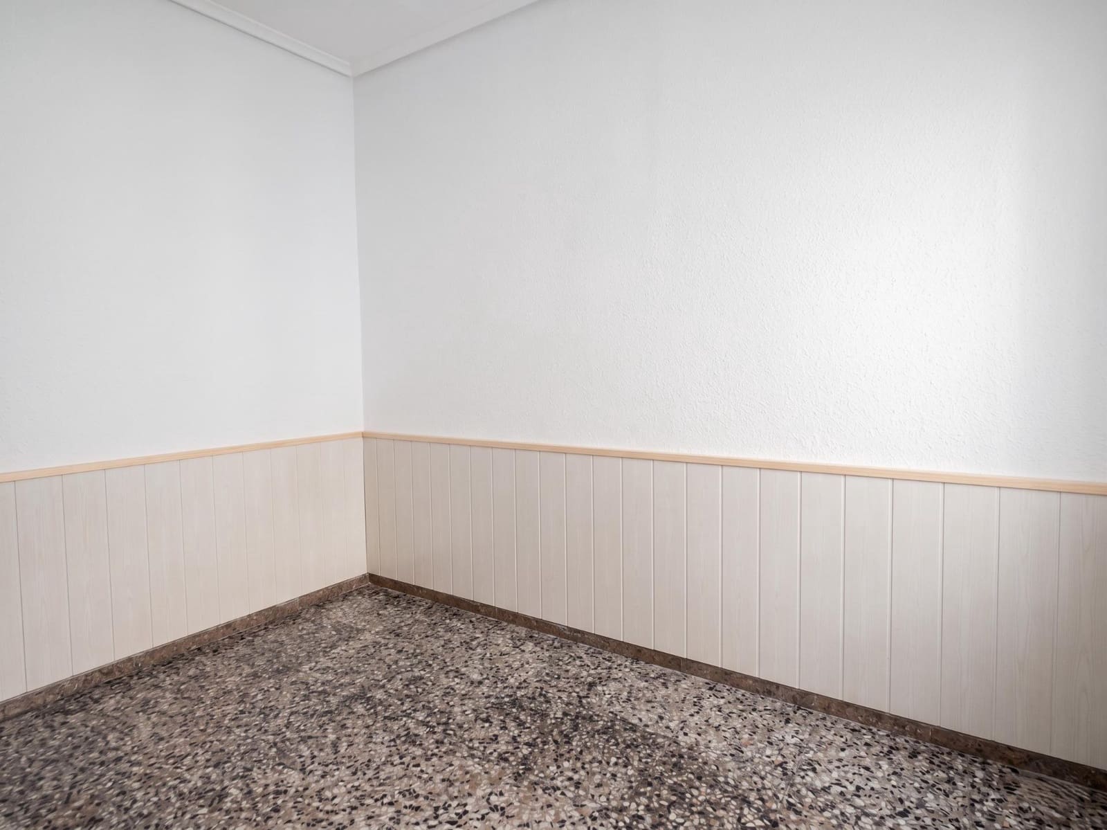4 bedroom Apartment for sale in La Hoya - € 160,000 (Ref: 9884953)