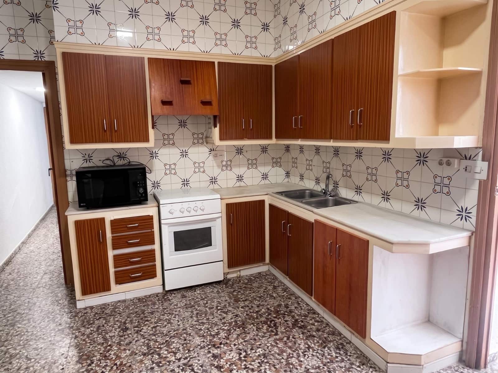 4 bedroom Apartment for sale in La Hoya - € 160,000 (Ref: 9884953)