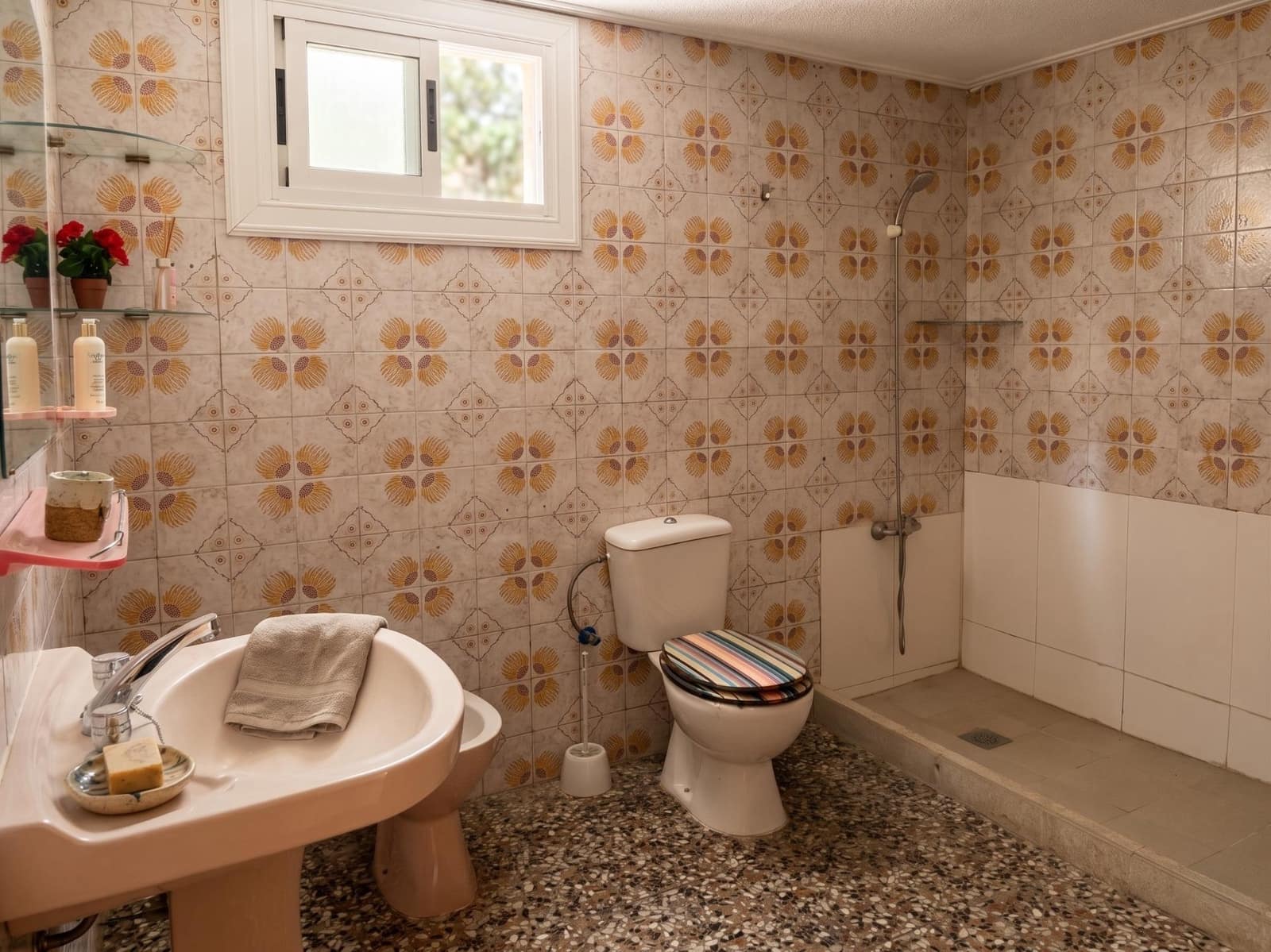 4 bedroom Apartment for sale in La Hoya - € 160,000 (Ref: 9884953)