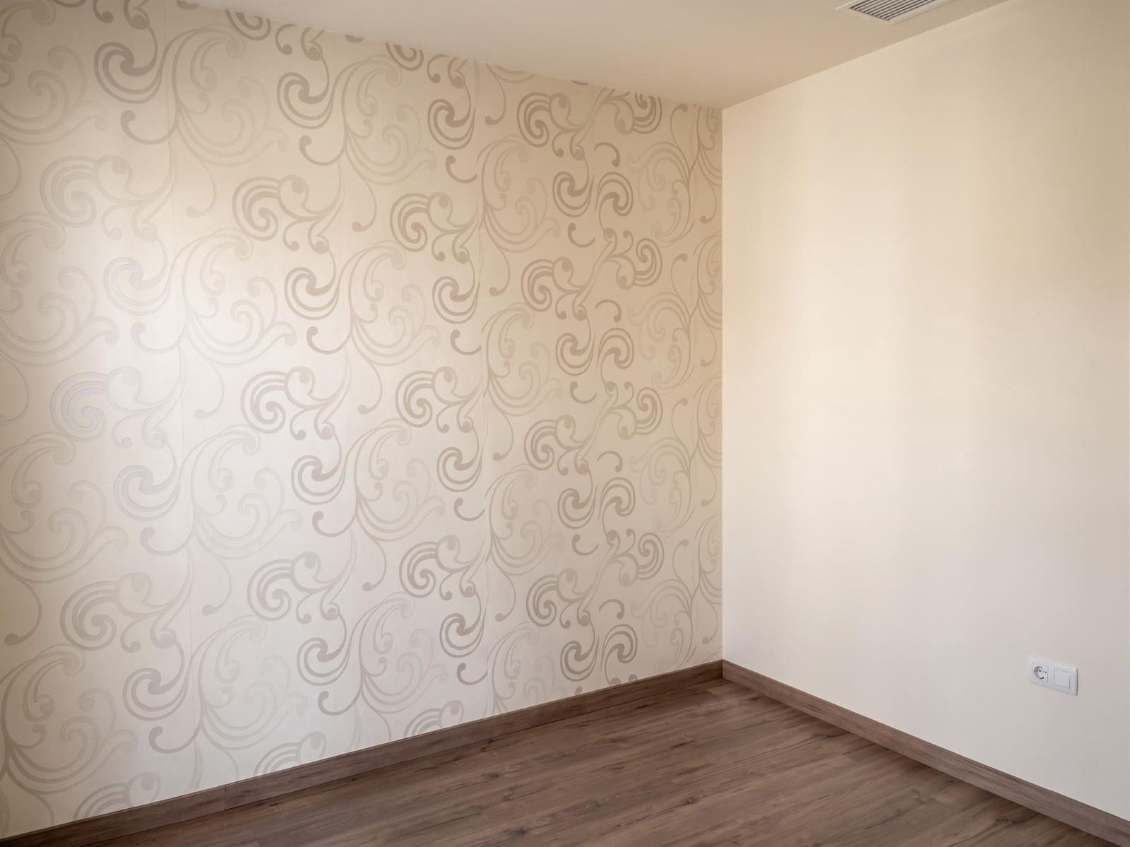 4 bedroom Apartment for sale in La Hoya - € 160,000 (Ref: 9884953)