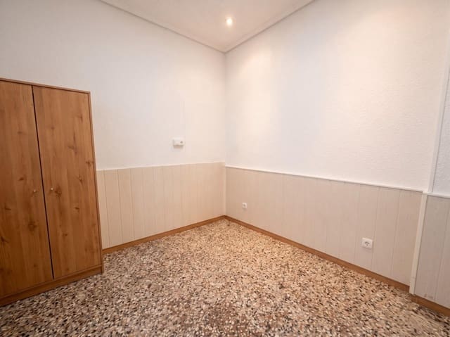 4 slaapkamer Appartement te koop in La Hoya, Elche / Elx - € 160.000 (Ref: 9884953)
