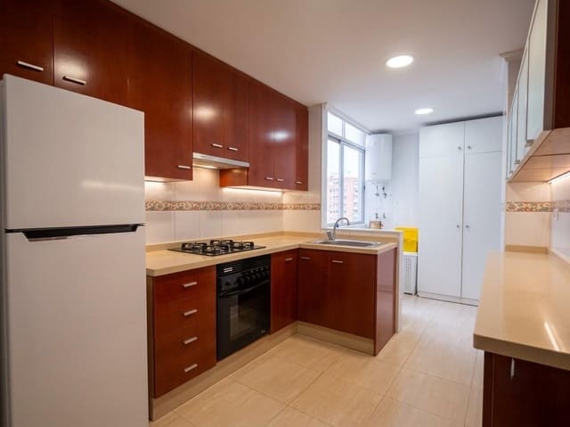 4 sovrum Lägenhet till salu i Elche / Elx - 195 000 € (Ref: 9890537)