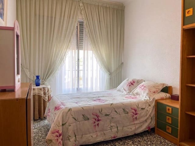 4 sovrum Lägenhet till salu i Elche / Elx - 195 000 € (Ref: 9890537)