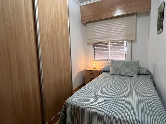 4 sovrum Lägenhet till salu i Elche / Elx - 195 000 € (Ref: 9890537)