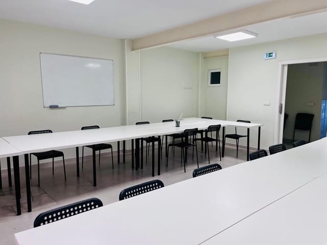 2 Zimmer Gewerbe zu vermieten in Elche / Elx - 700 € (Ref: 9922455)