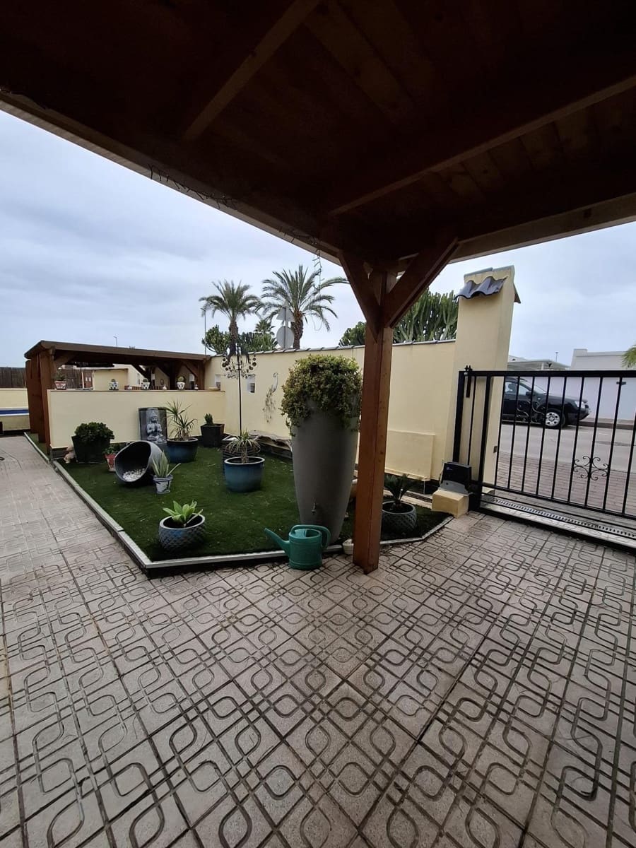 5 chambre Villa/Maison à vendre à Guardamar del Segura avec piscine - 445 000 € (Ref: 9949936)