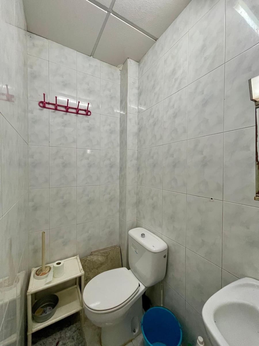 Commercial for rent in Elche / Elx - € 750 (Ref: 9966745)