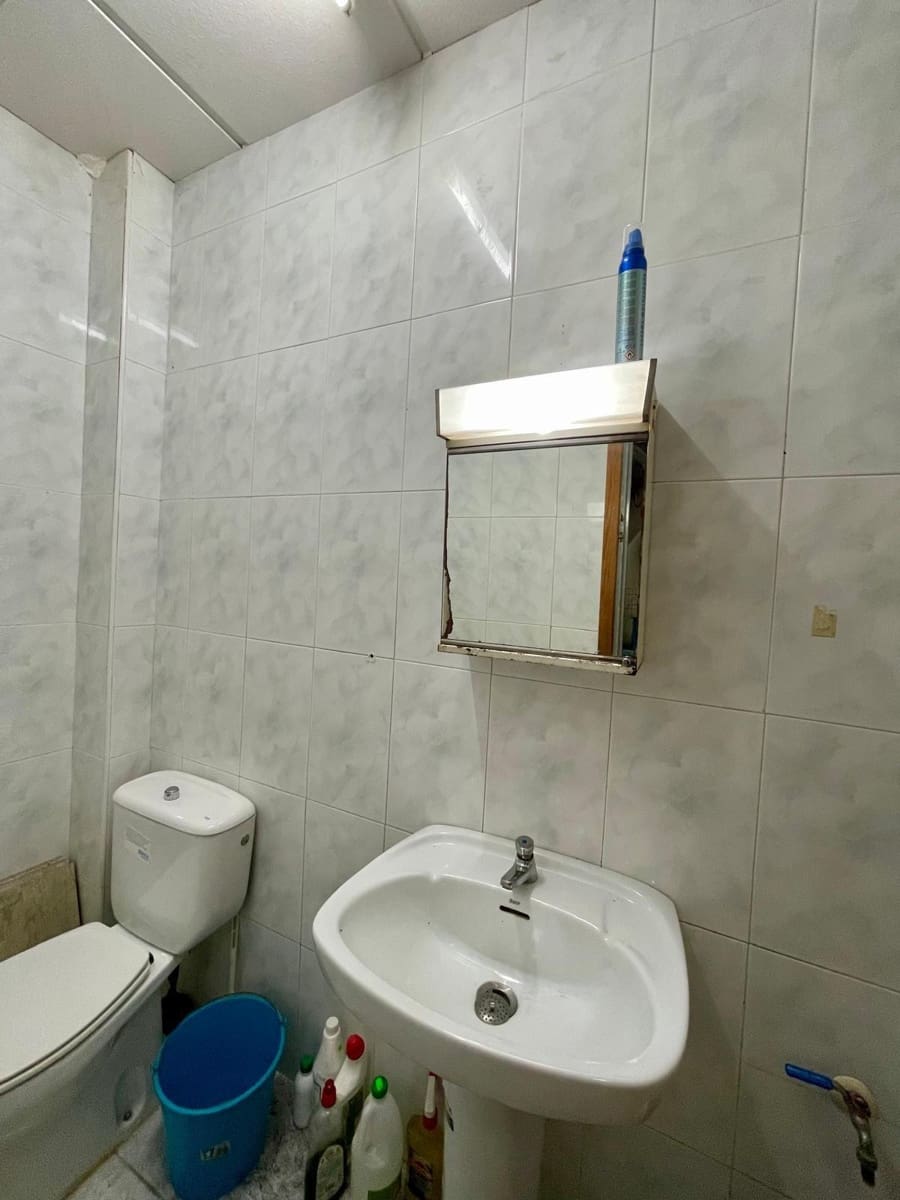 Commercial for rent in Elche / Elx - € 750 (Ref: 9966745)