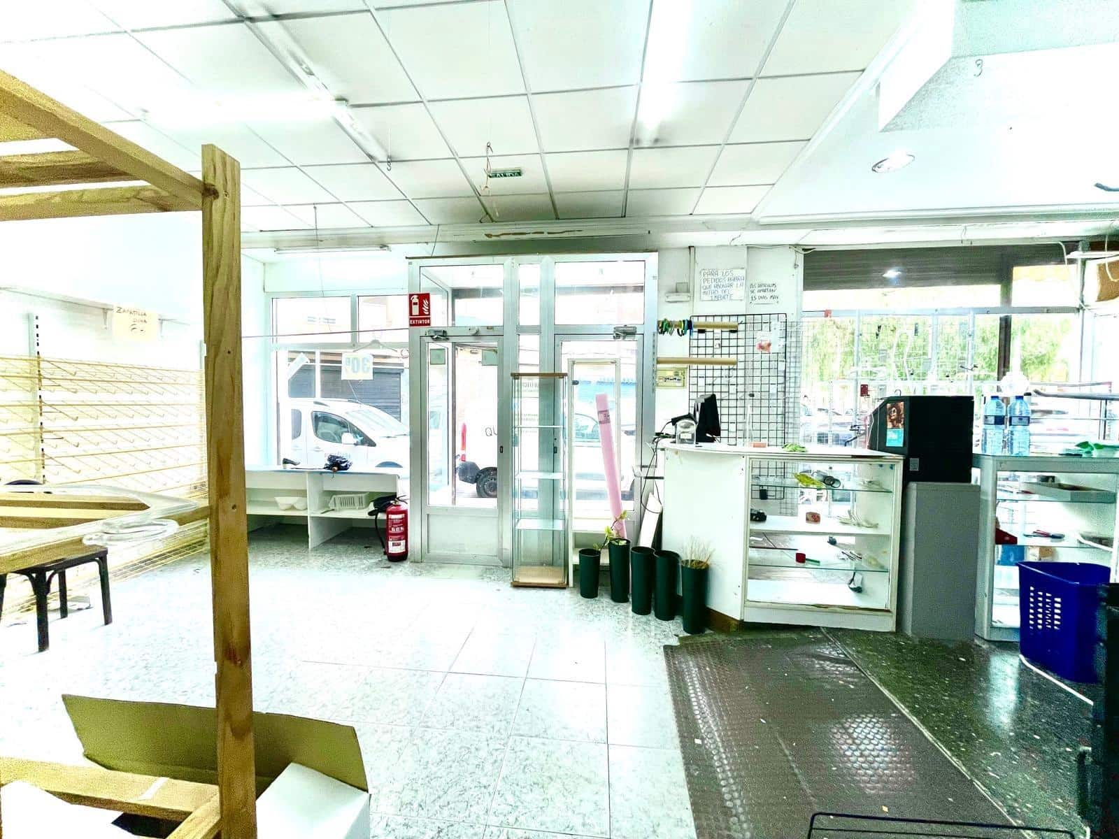 Commercial for rent in Elche / Elx - € 750 (Ref: 9966745)