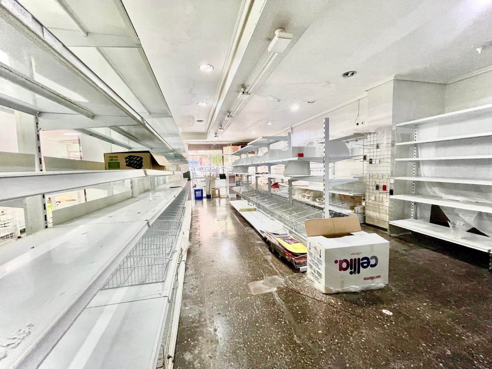 Commercial for rent in Elche / Elx - € 750 (Ref: 9966745)