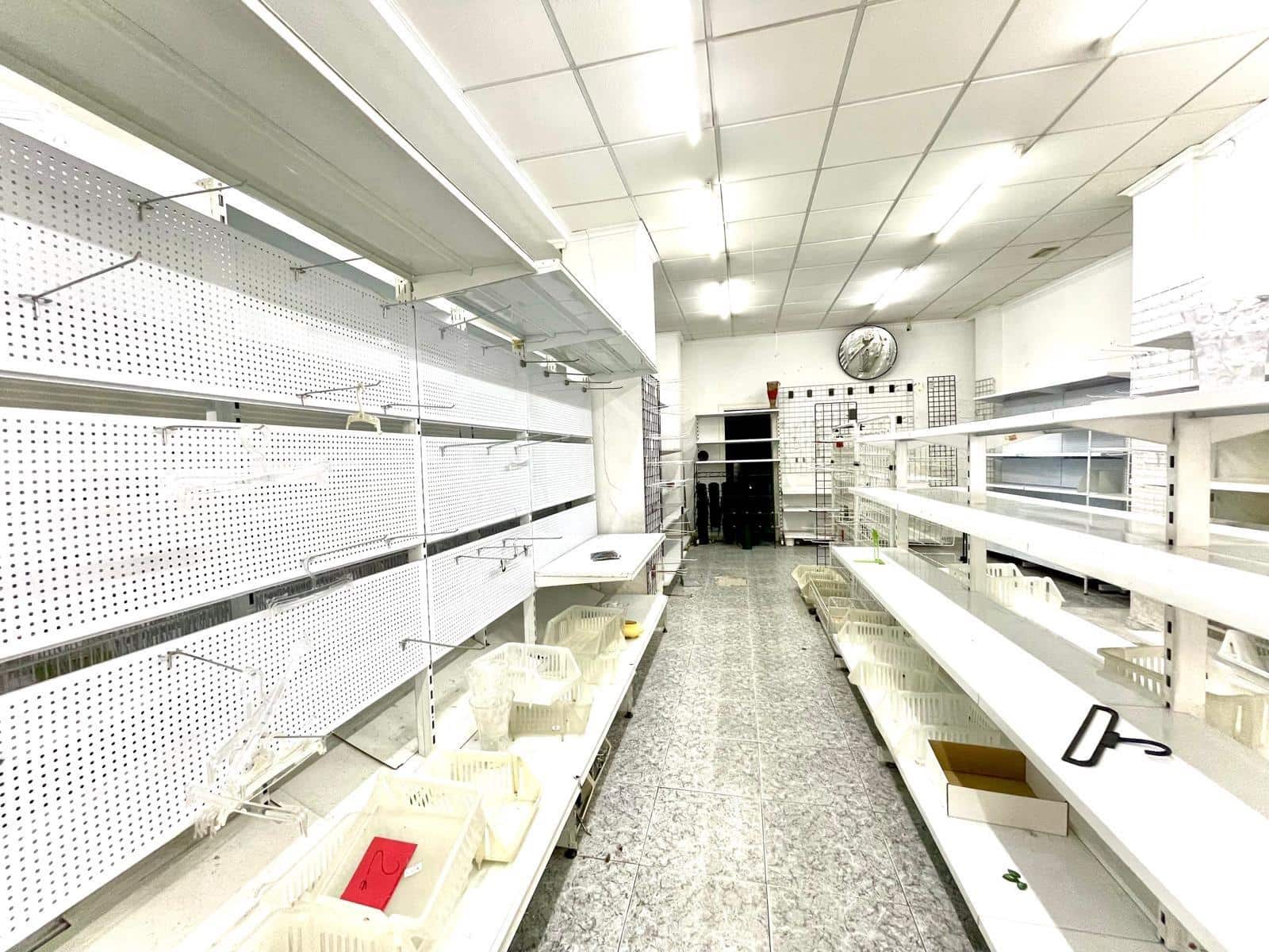 Commercial for rent in Elche / Elx - € 750 (Ref: 9966745)