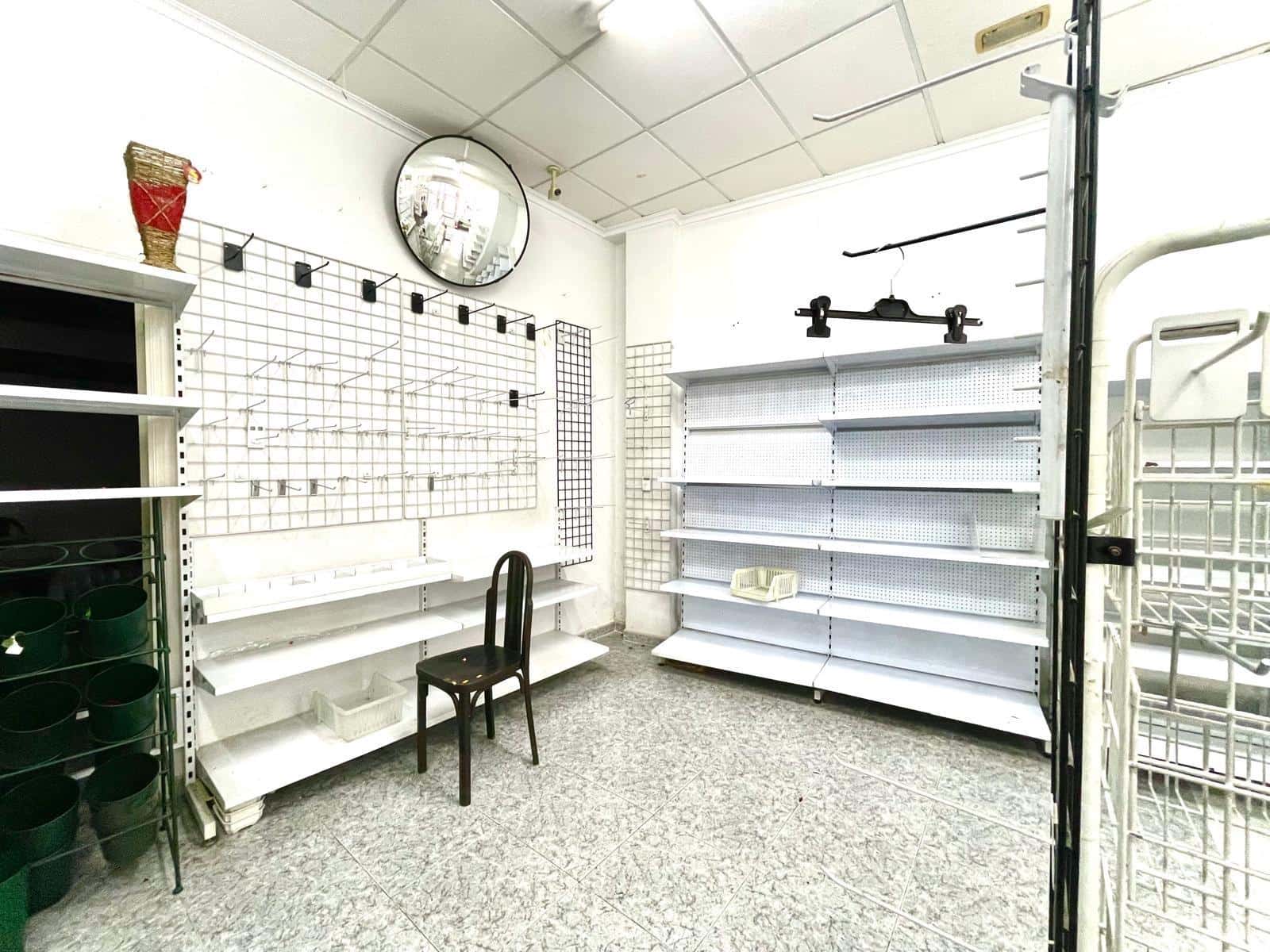 Commercial for rent in Elche / Elx - € 750 (Ref: 9966745)