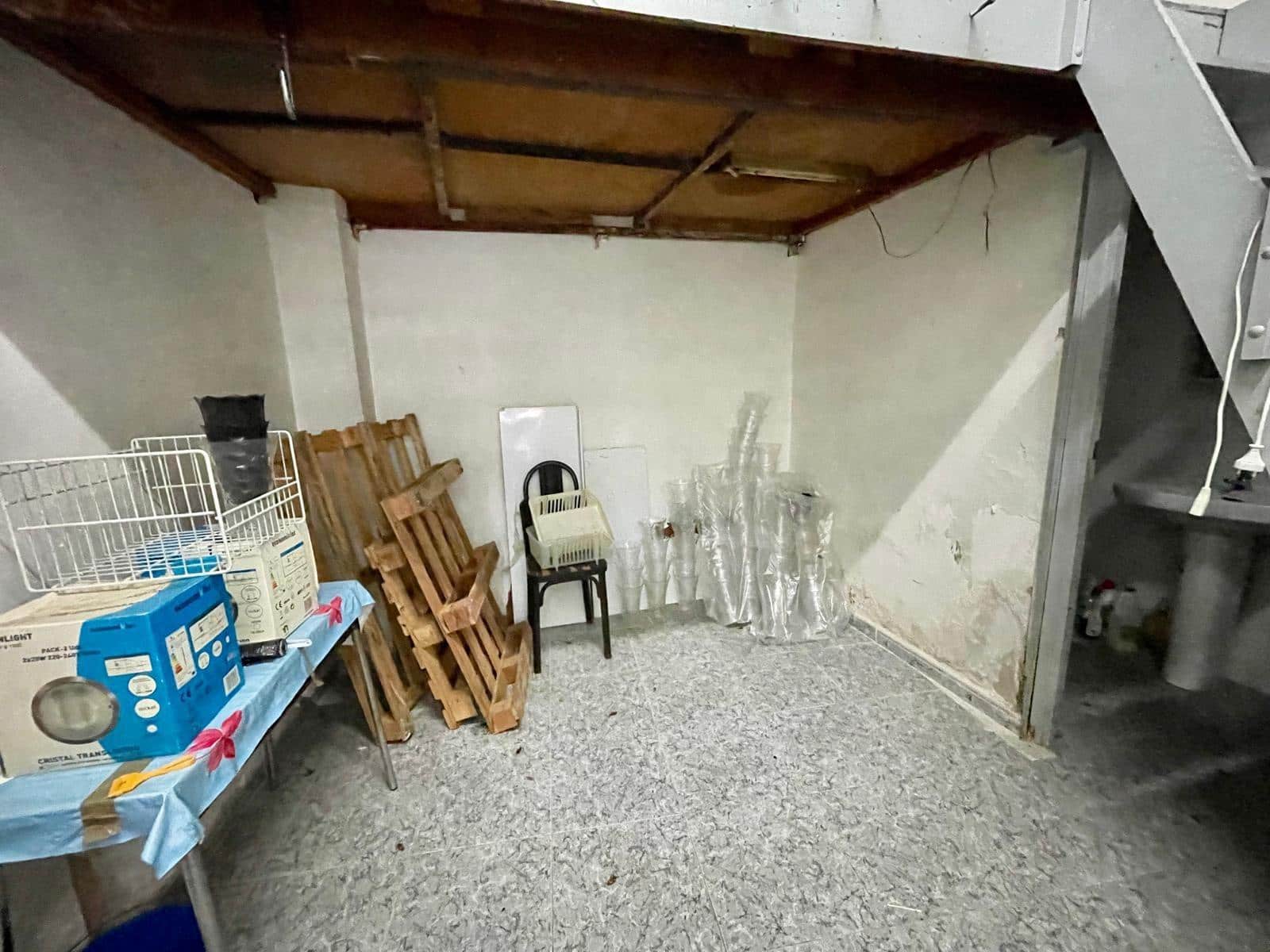 Commercial for rent in Elche / Elx - € 750 (Ref: 9966745)