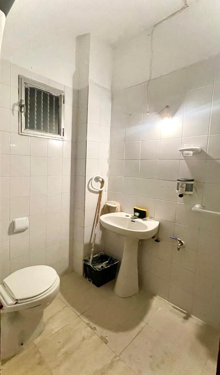 Erhverv til leje i Elche / Elx - € 350 (Ref: 9977437)
